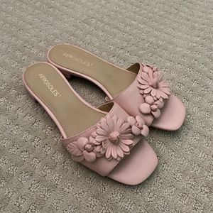 Soft pink Aerosoles sandals